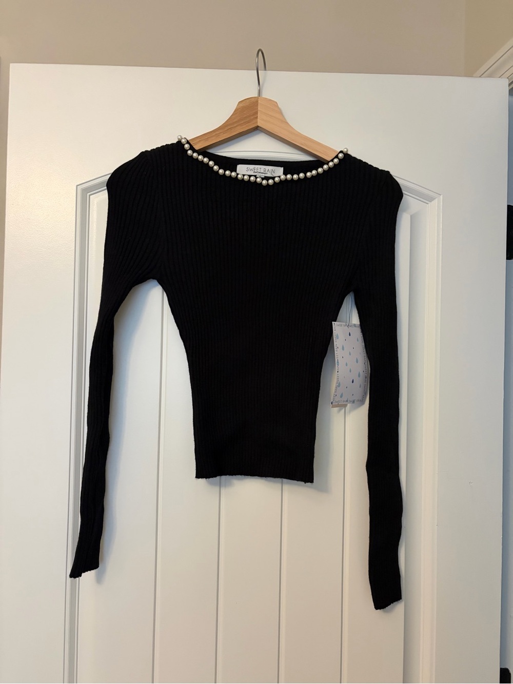 NWT Sweet Rain Black Pearl-Trim Long Sleeve Top
